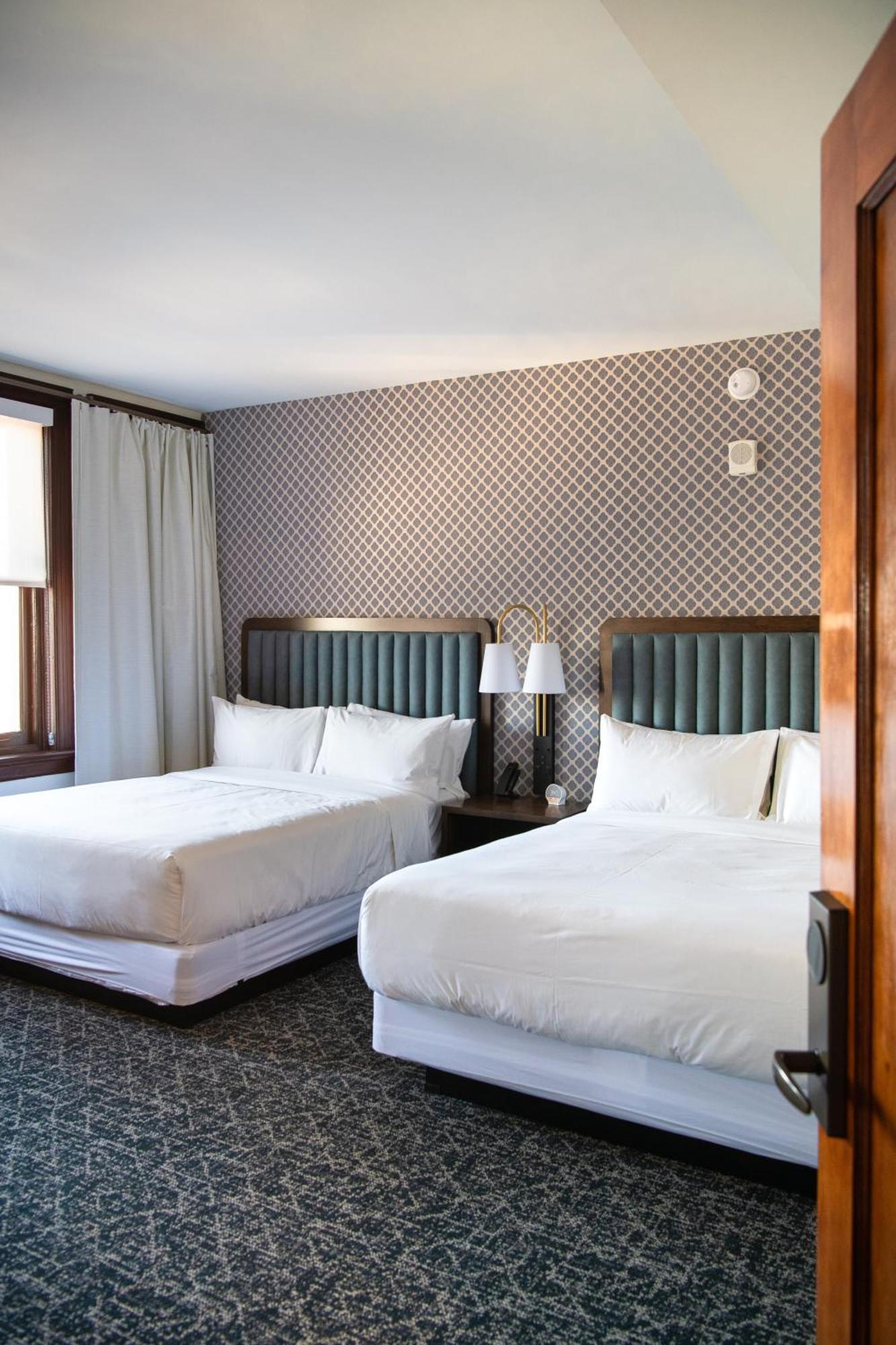 Hotel Petersburg, Tapestry Collection By Hilton Екстериор снимка